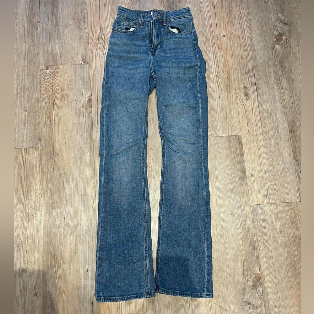 High waisted jeans